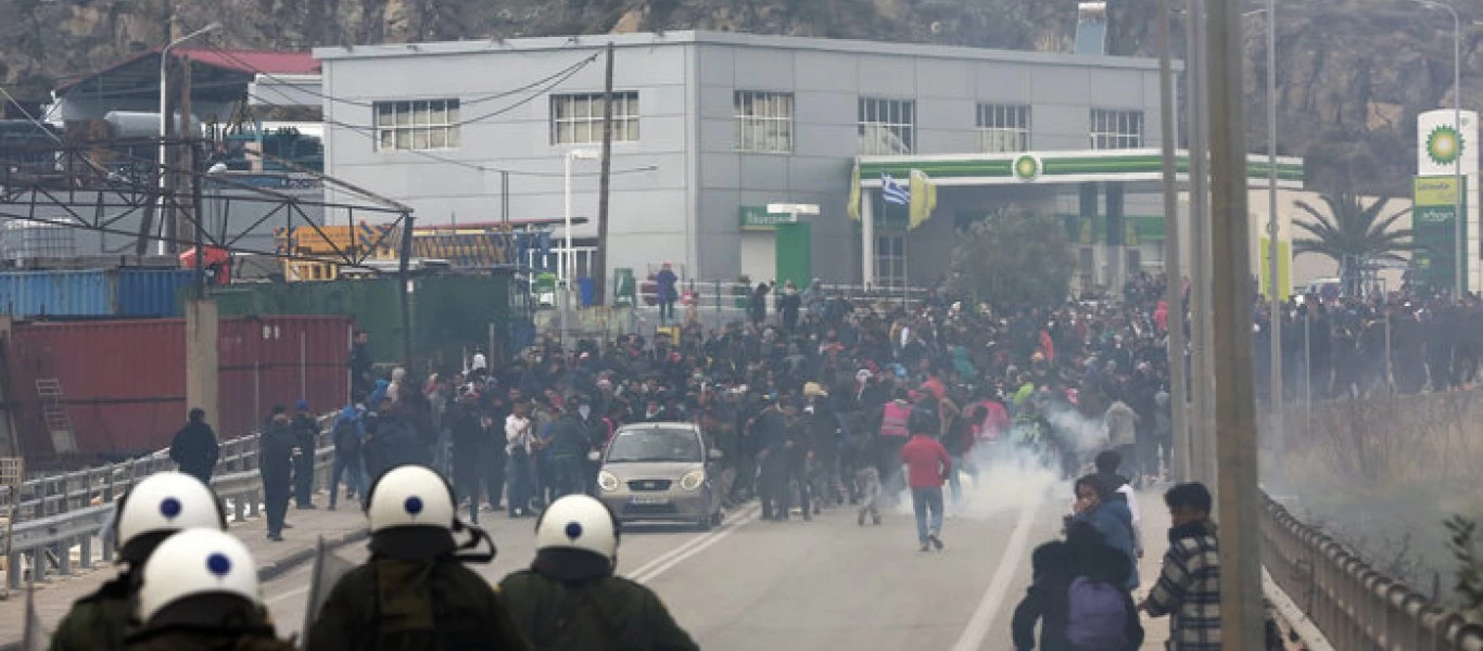 Μόρια: Κτυπούν τις καμπάνες των εκκλησιών για βοήθεια οι κάτοικοι - Αλλοδαποί «αιτούντες άσυλο» εισέβαλαν στο χωριό